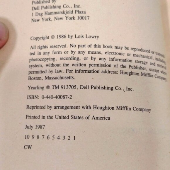 Lot of 4 Kid's Paperback Books Anastasia by Lois Lowry Dell Yearling Books 1980s - Picture 10 of 10